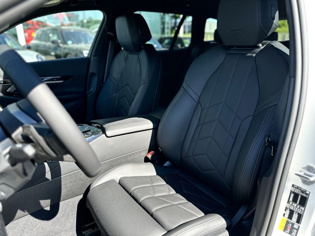 BMW i5 2025