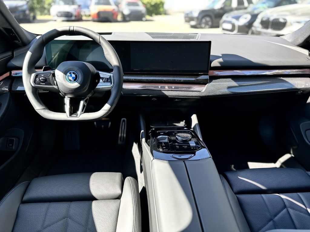 BMW i5 2025