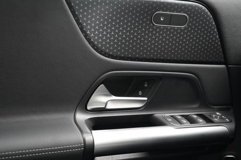 Mercedes-Benz B 180 2024