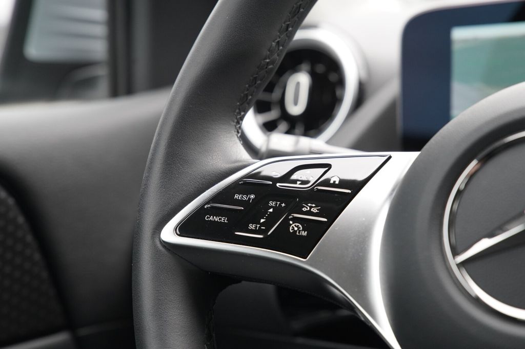 Mercedes-Benz B 180 2024