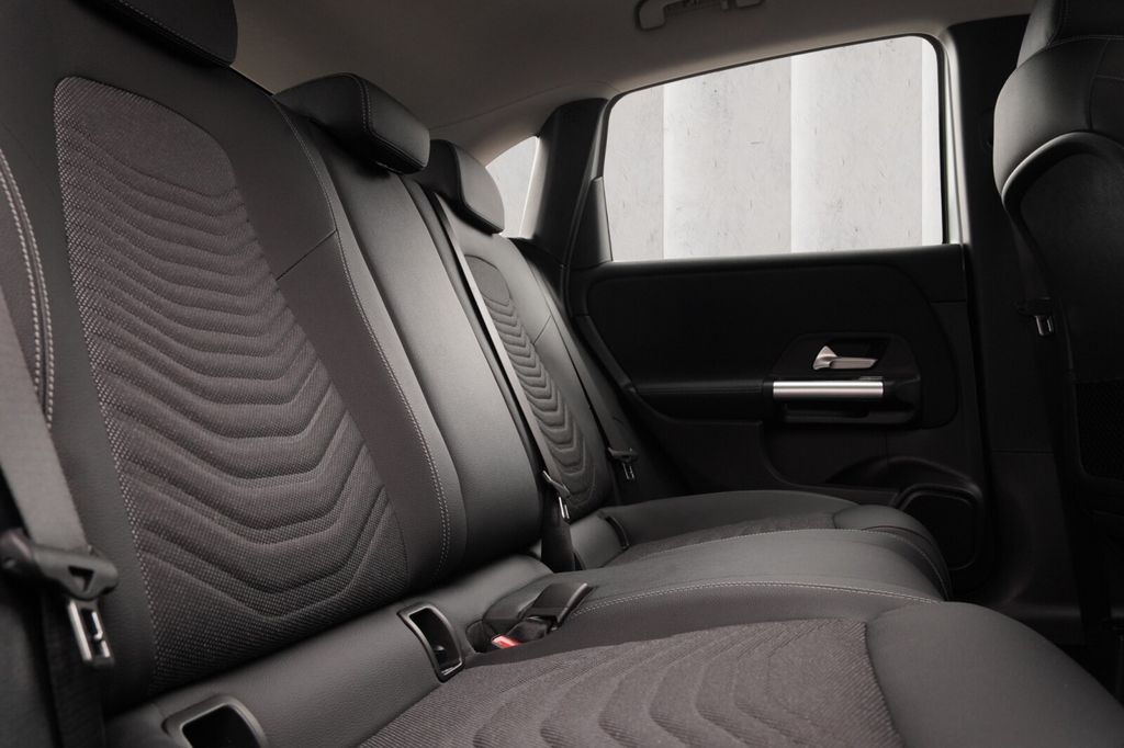 Mercedes-Benz B 180 2024