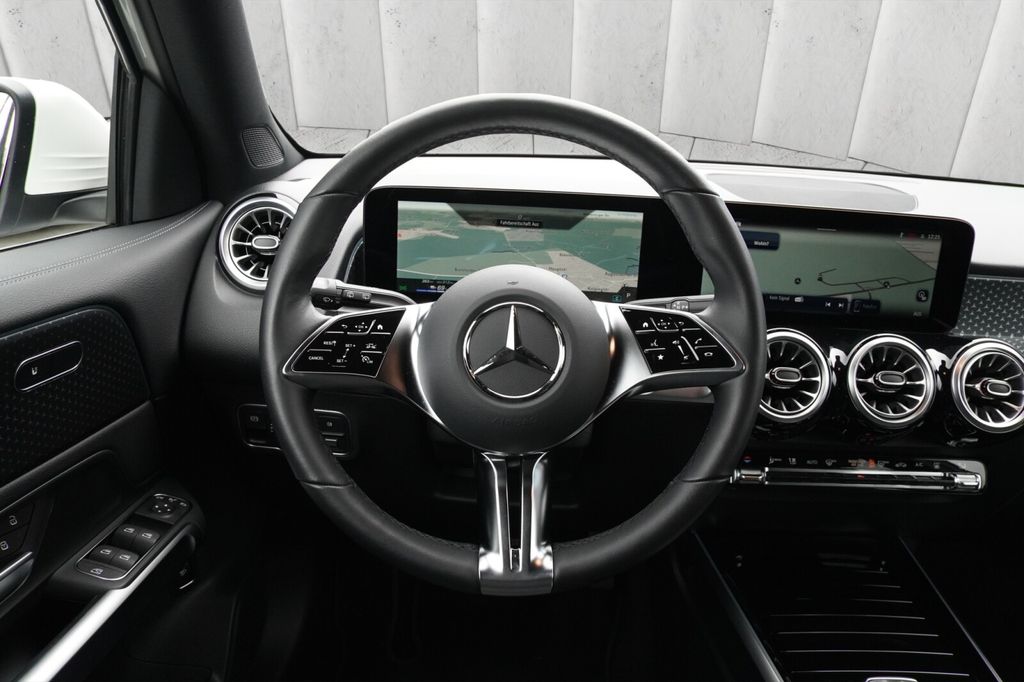 Mercedes-Benz EQB 2024