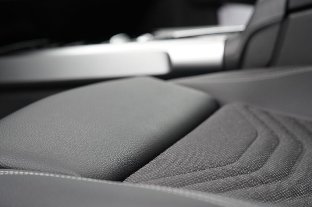 Mercedes-Benz EQB 2024