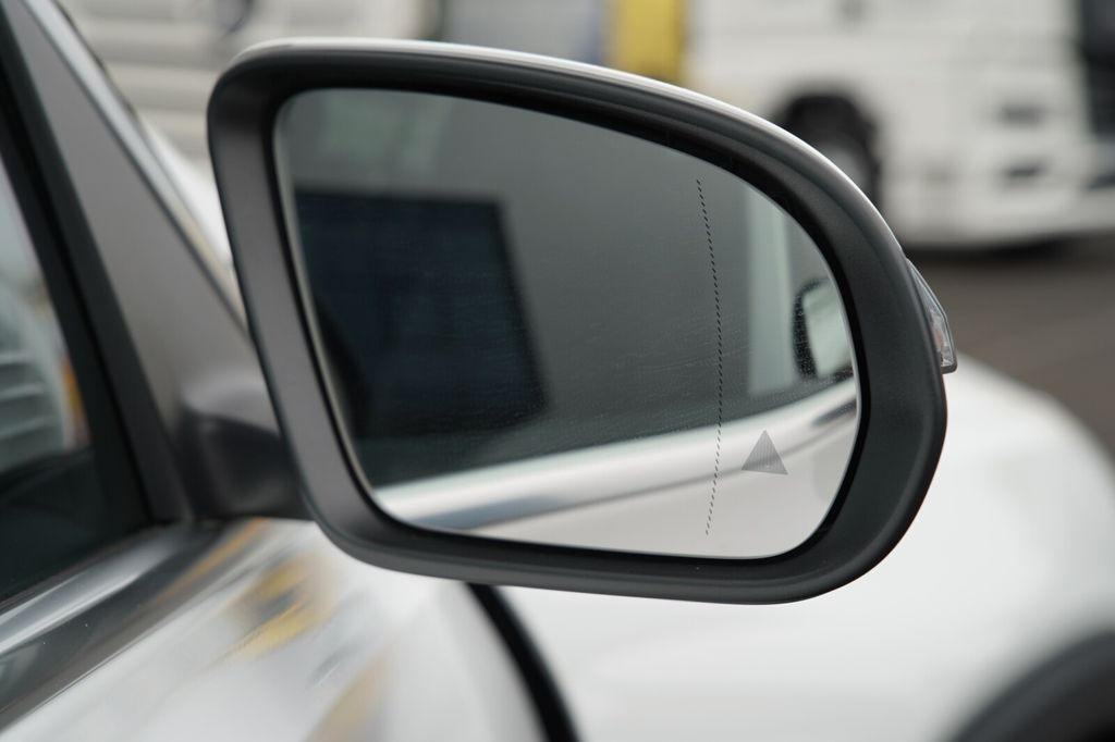 Mercedes-Benz EQB 2024