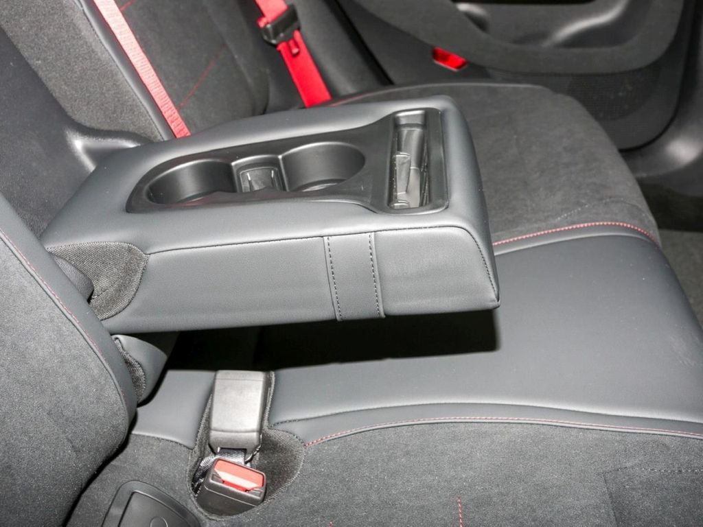 Mercedes-Benz CLA 250 2025