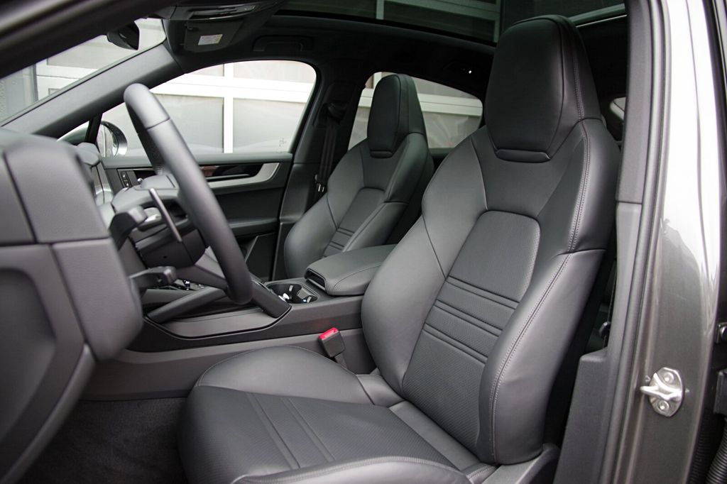 Porsche Cayenne 2025