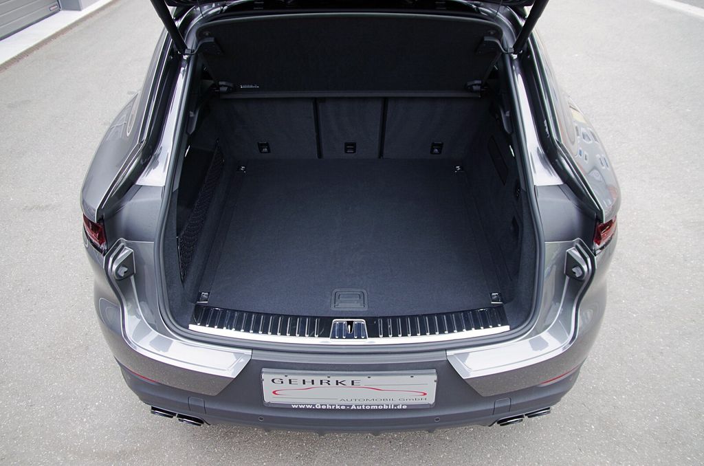 Porsche Cayenne 2025