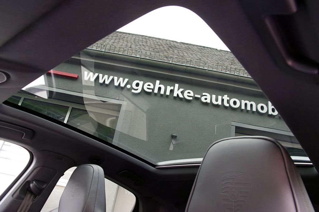 Porsche Cayenne 2025