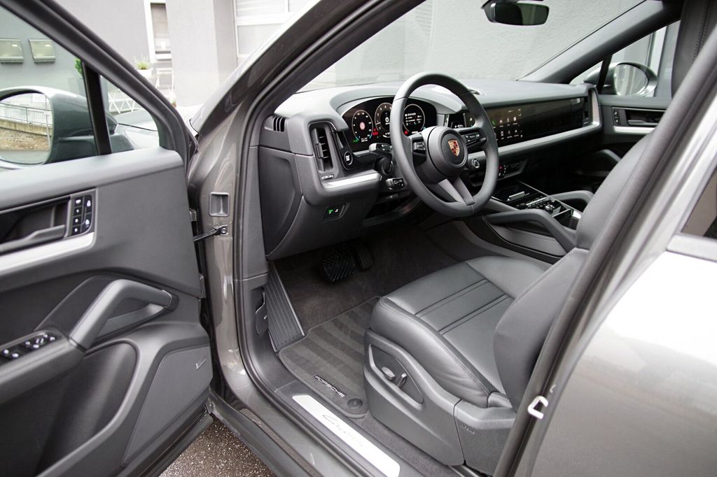 Porsche Cayenne 2025