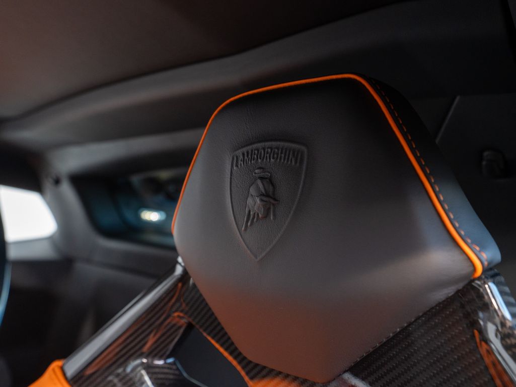 Lamborghini Huracán 2021