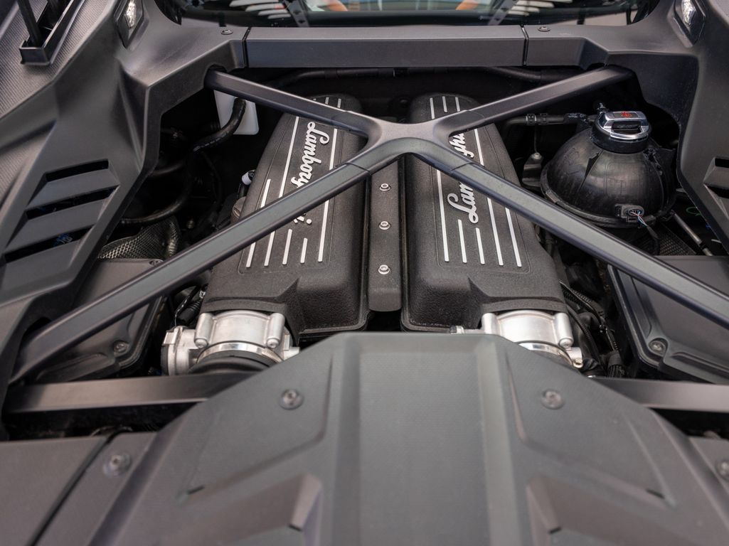 Lamborghini Huracán 2021