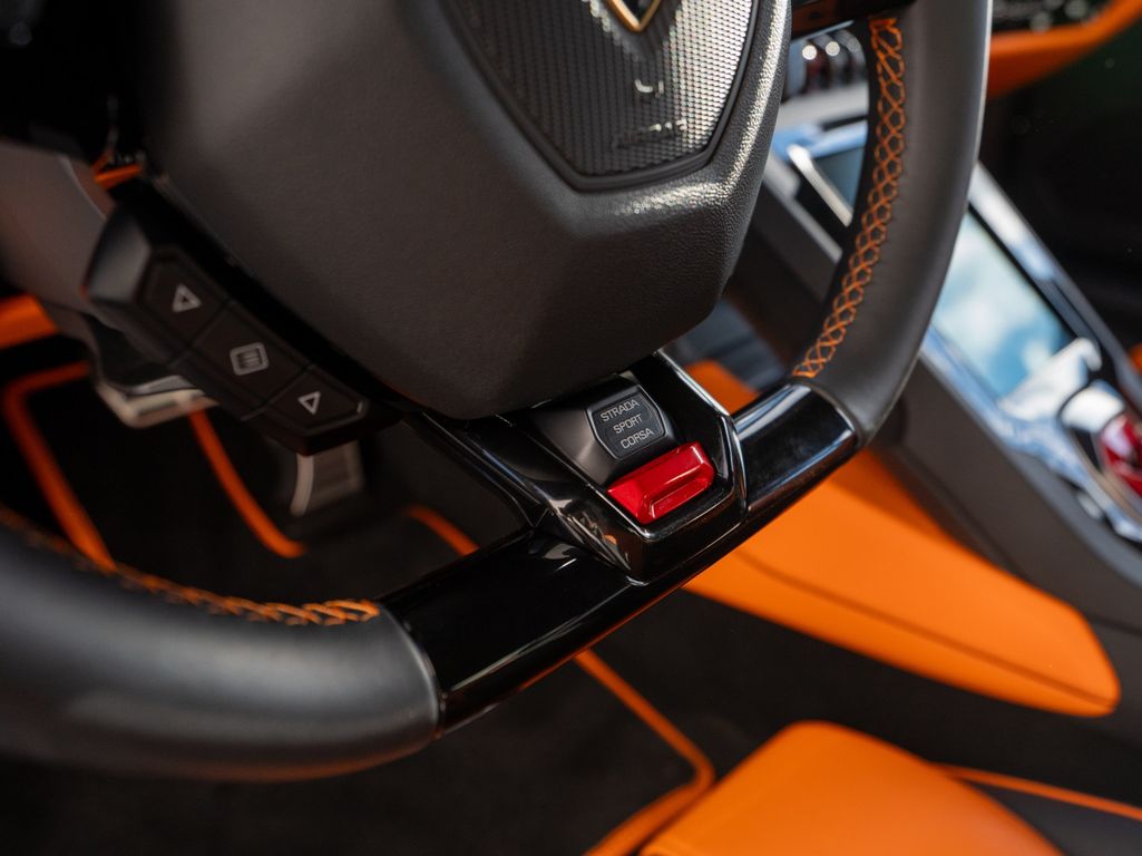 Lamborghini Huracán 2021