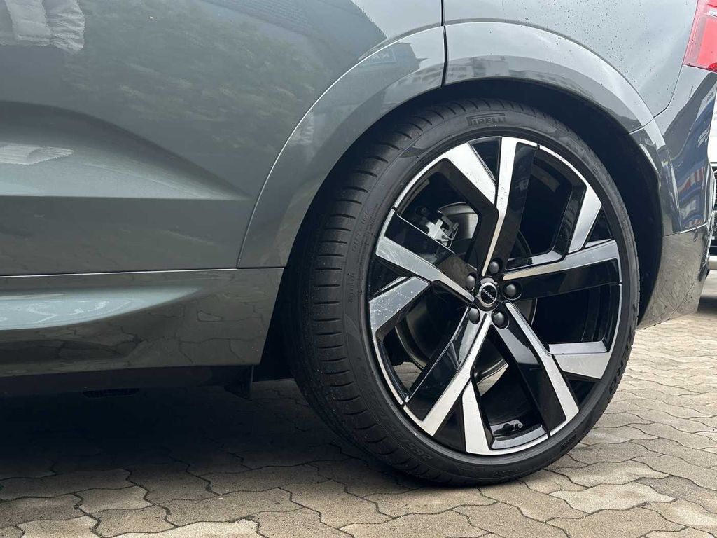 Volvo XC60 2025