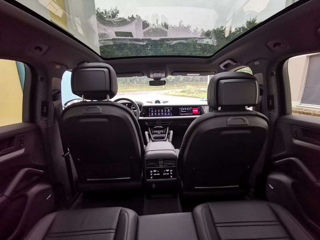 Porsche Cayenne 2025