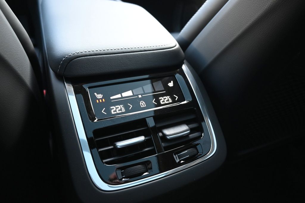 Volvo XC60 2025