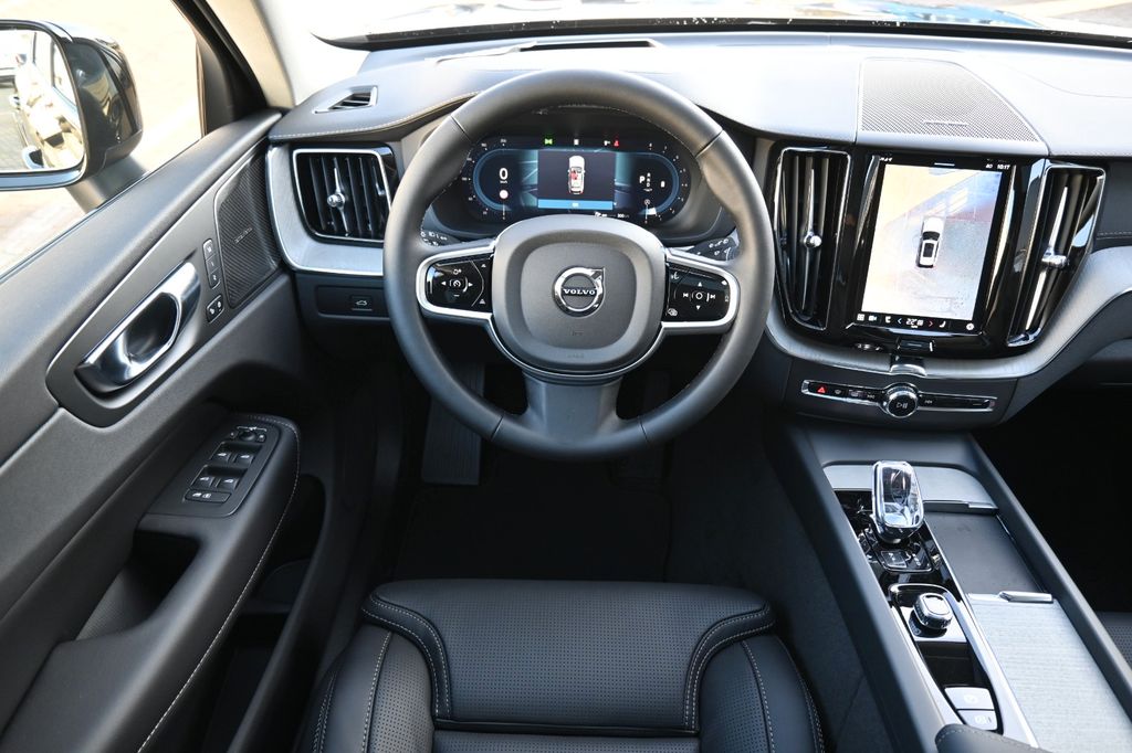Volvo XC60 2025