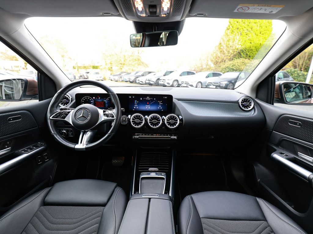 Mercedes-Benz B 250 2023