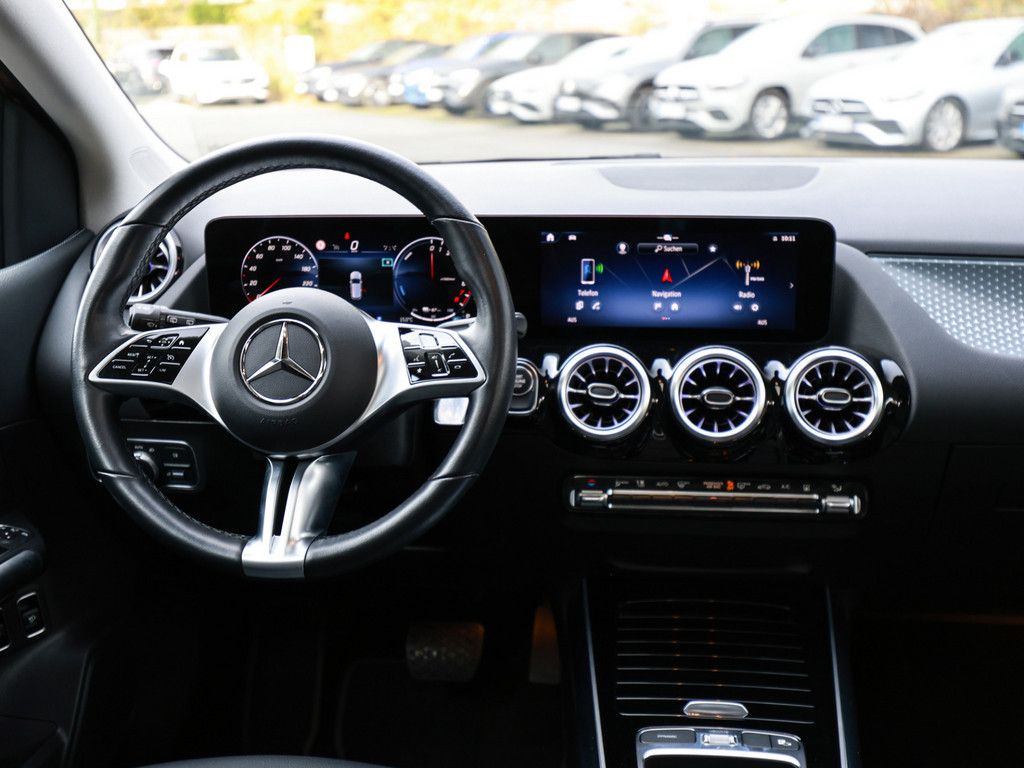 Mercedes-Benz B 250 2023