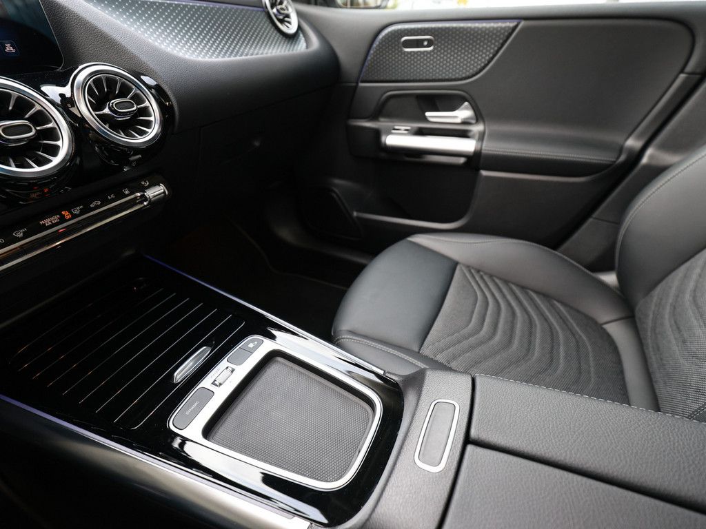 Mercedes-Benz B 250 2023