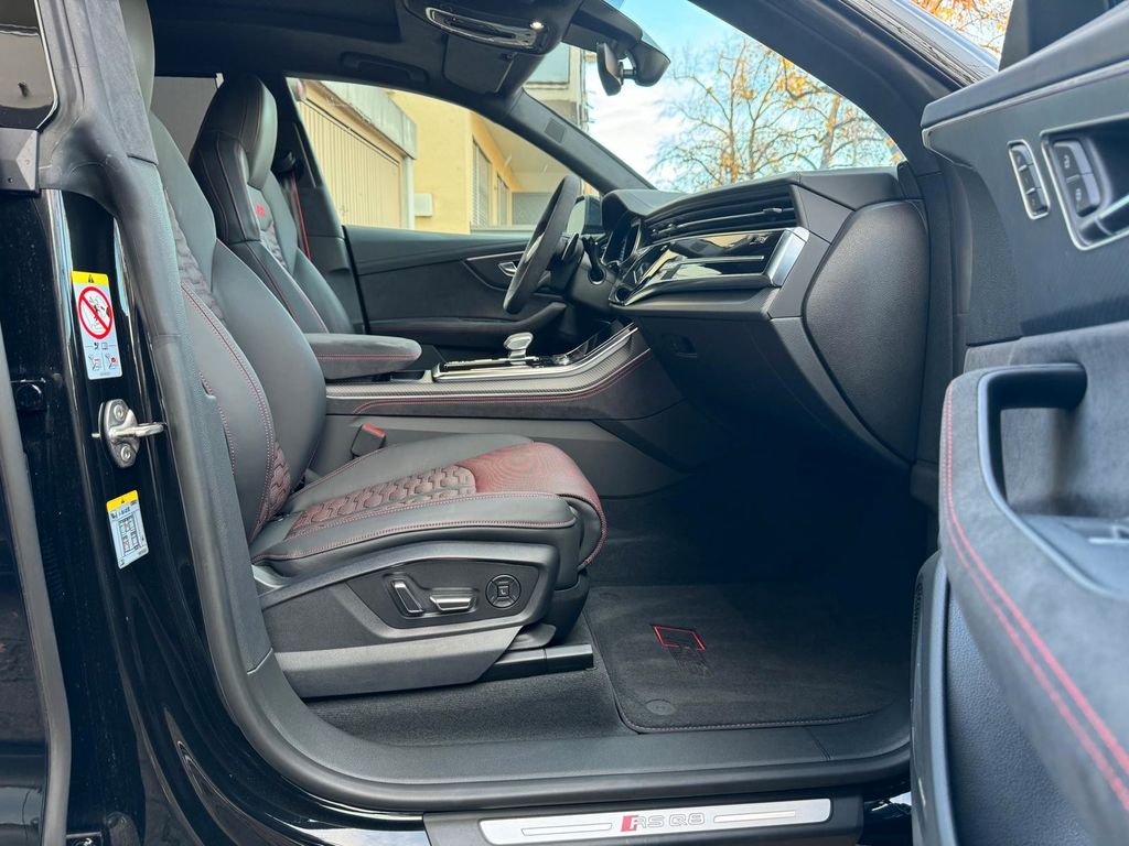 Audi RSQ8 2024