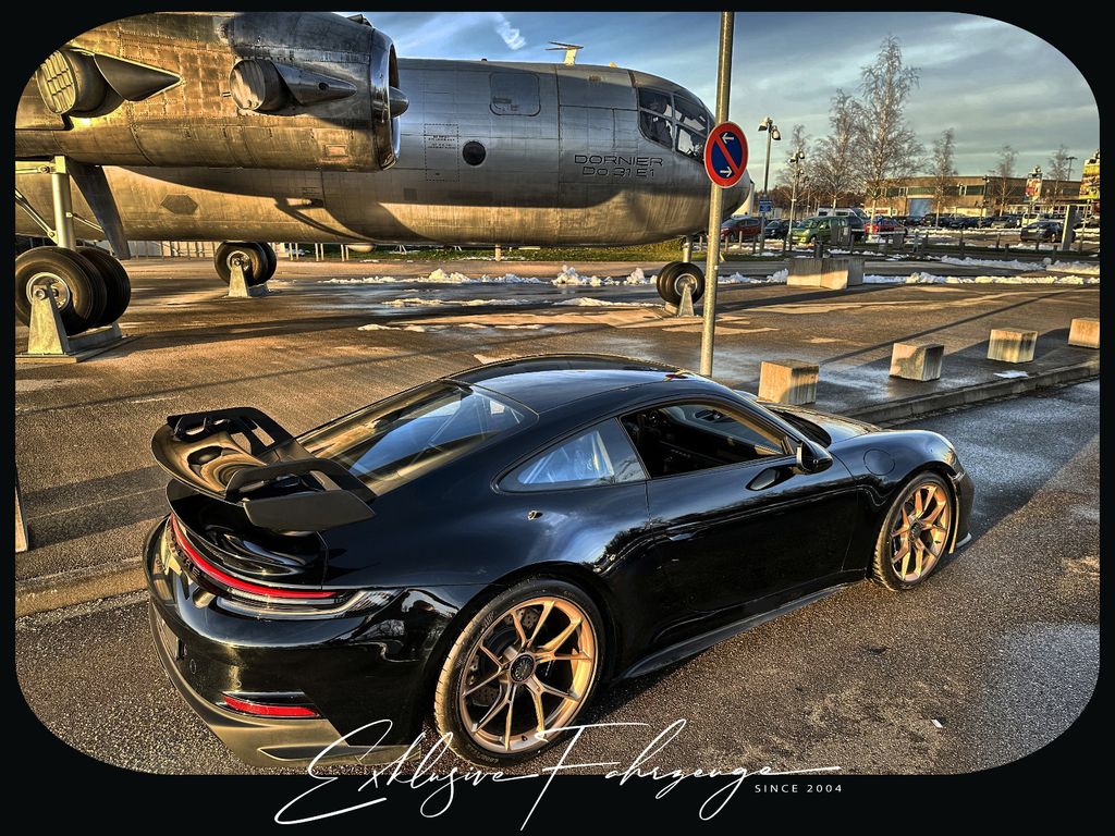 Porsche 992 2025