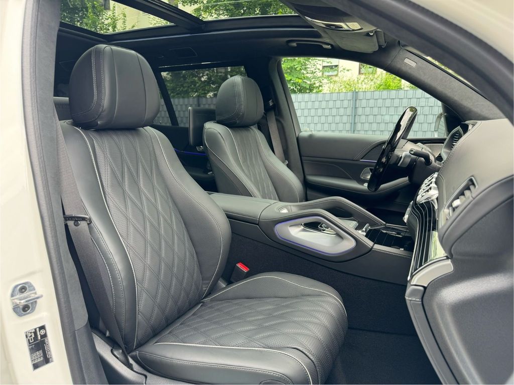 Mercedes-Benz GLS 600