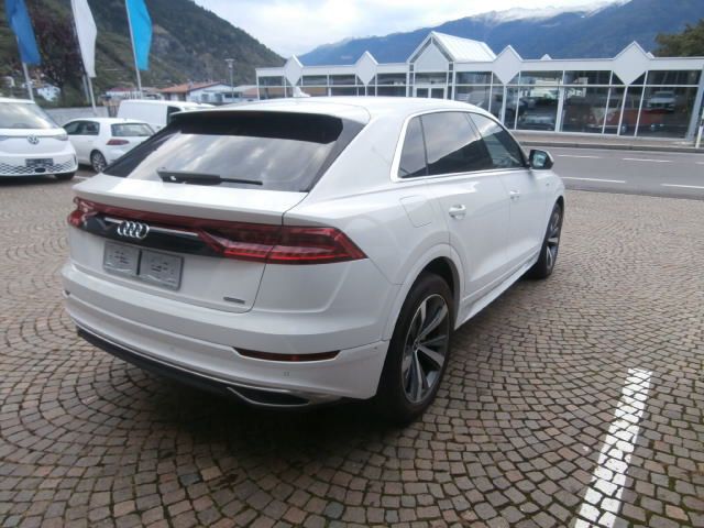 Audi Q8 2021