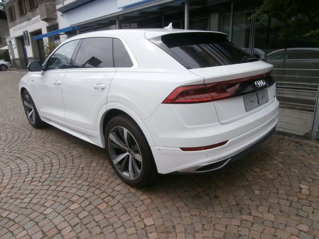 Audi Q8 2021
