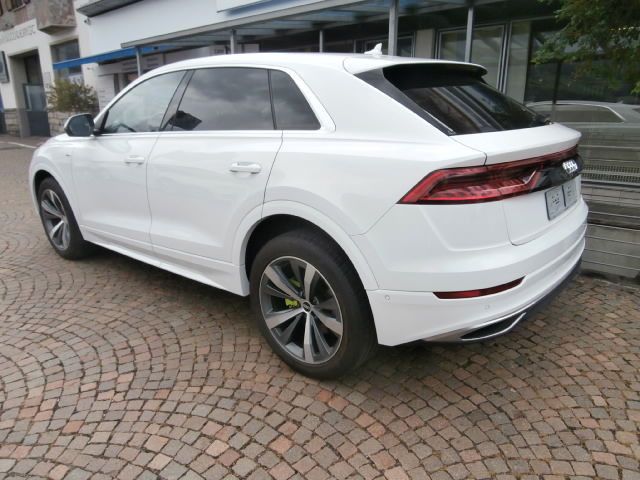 Audi Q8 2021