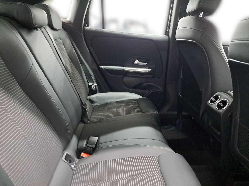 Mercedes-Benz GLA 200 2021