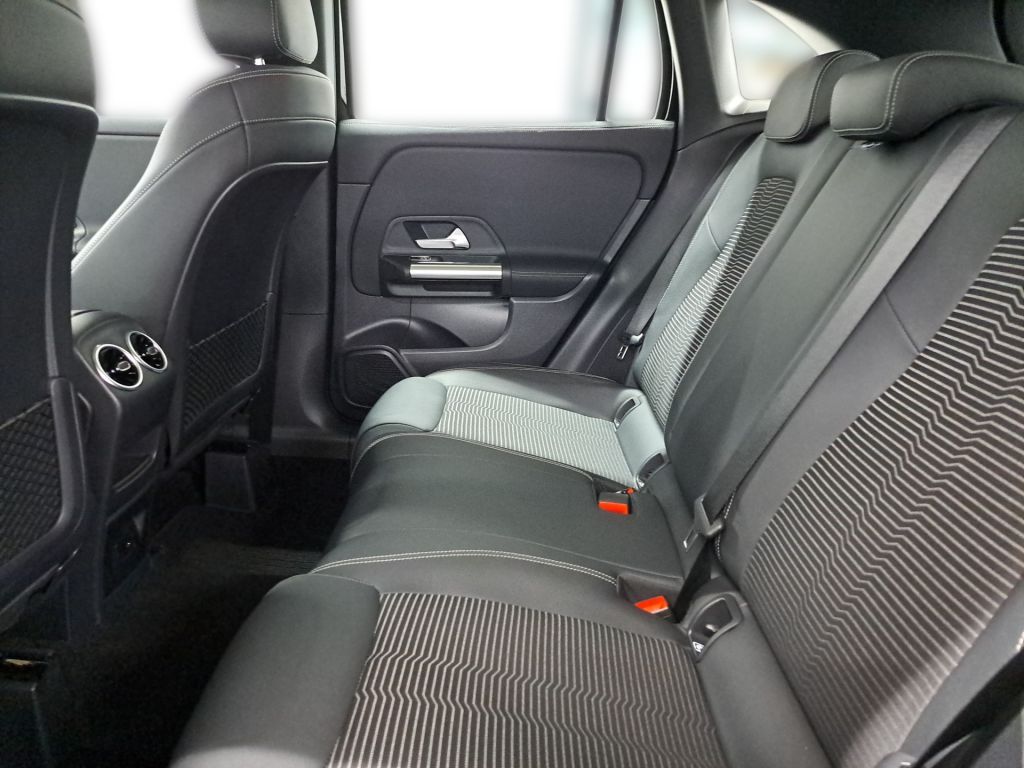 Mercedes-Benz GLA 200 2021