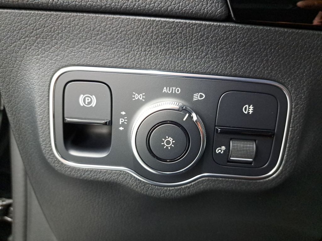 Mercedes-Benz GLA 200 2021