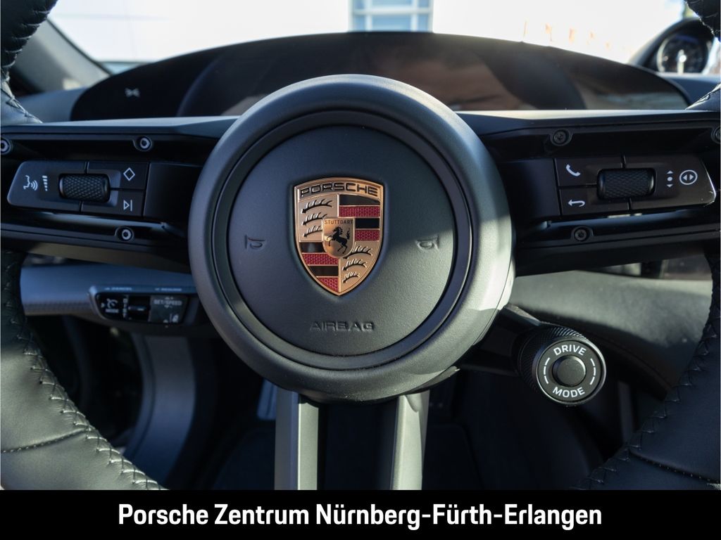 Porsche Taycan 2025