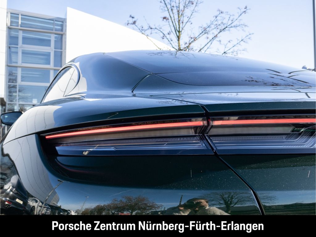 Porsche Taycan 2025