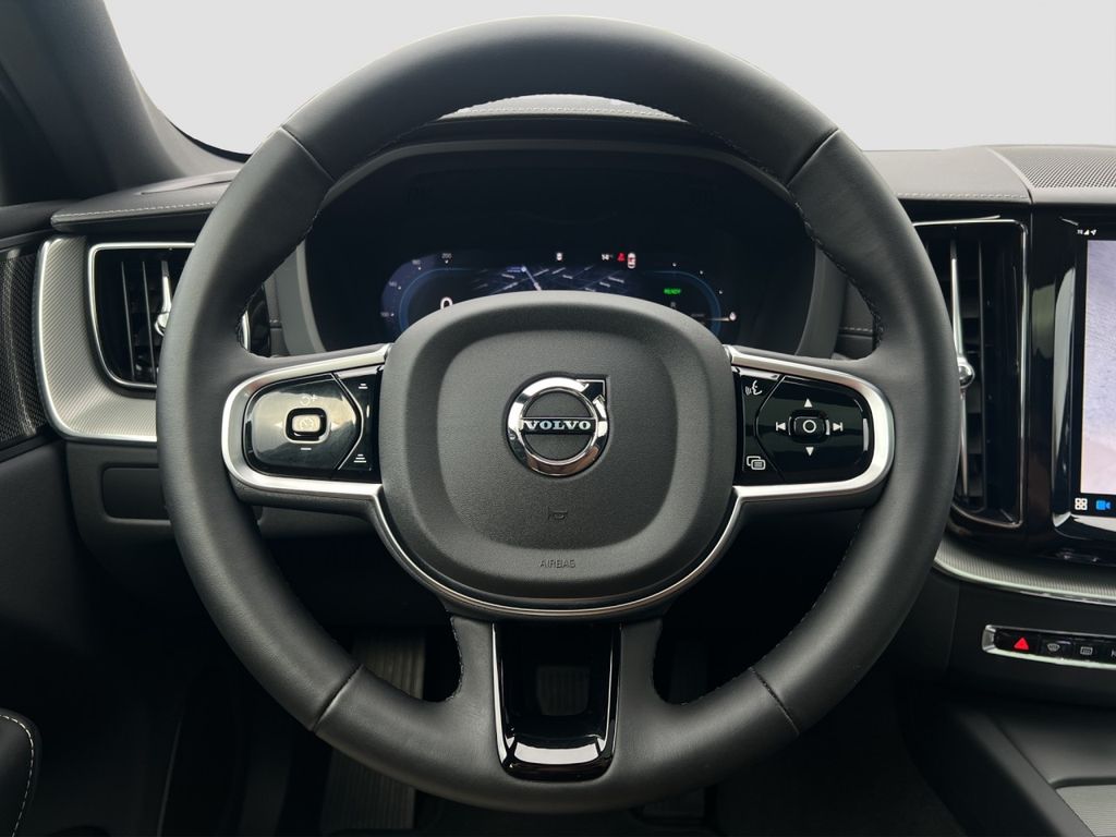 Volvo XC60 2025