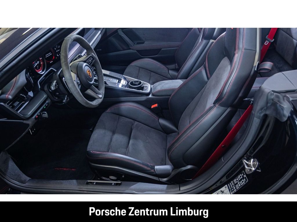 Porsche 992 2022