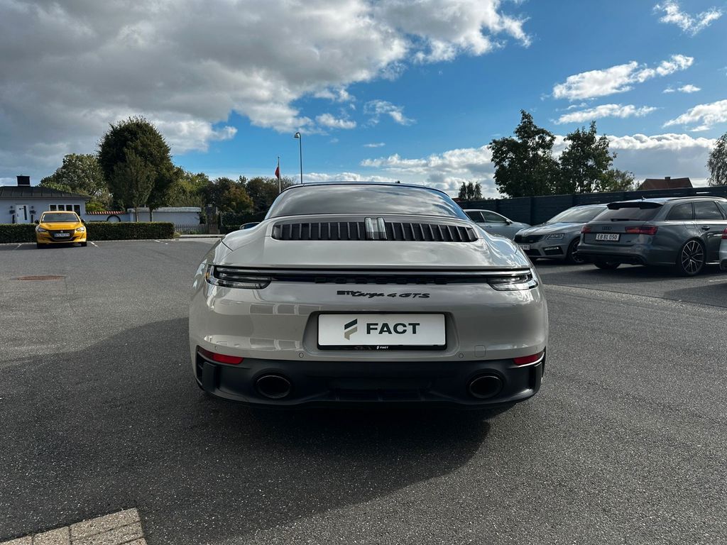 Porsche 992 2022