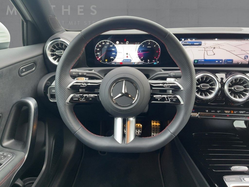 Mercedes-Benz A 180 2025