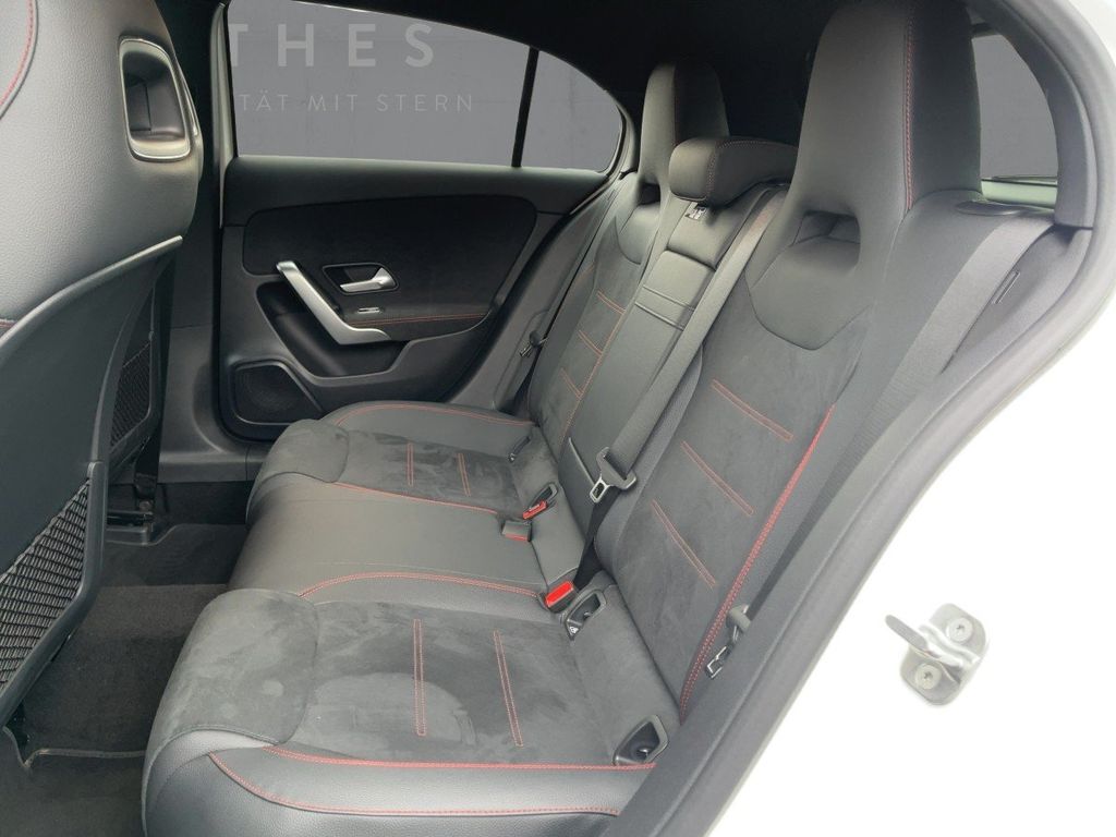 Mercedes-Benz A 180 2025