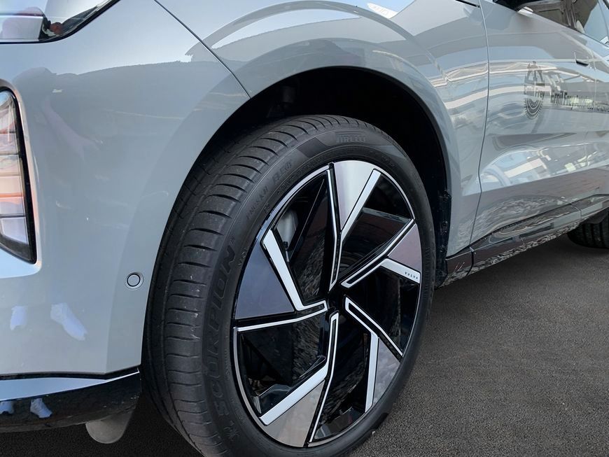 Volvo EX90 2025