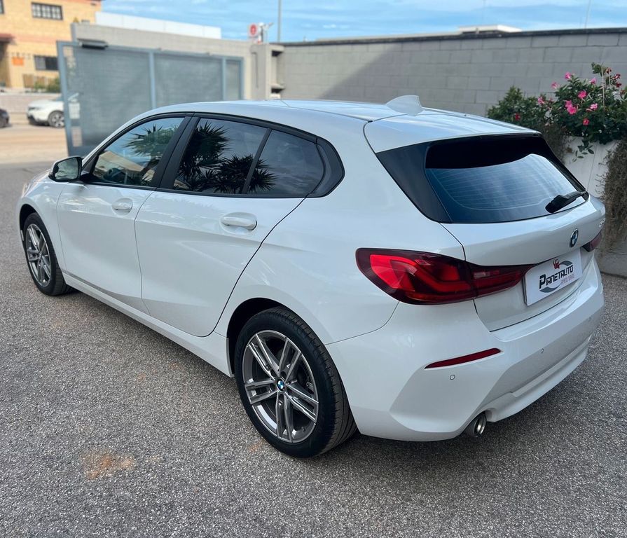 BMW 116 2022