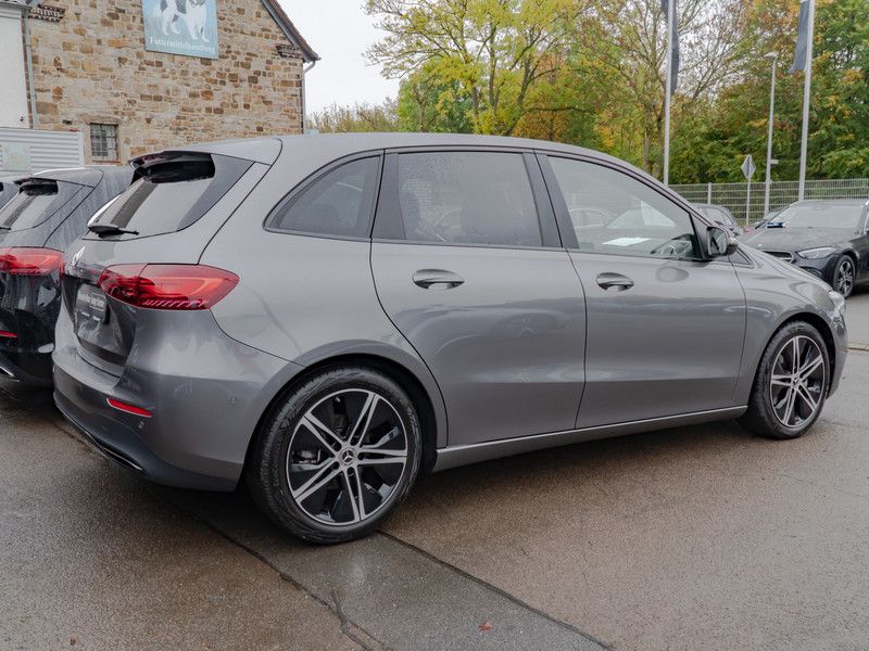 Mercedes-Benz B 200 2024