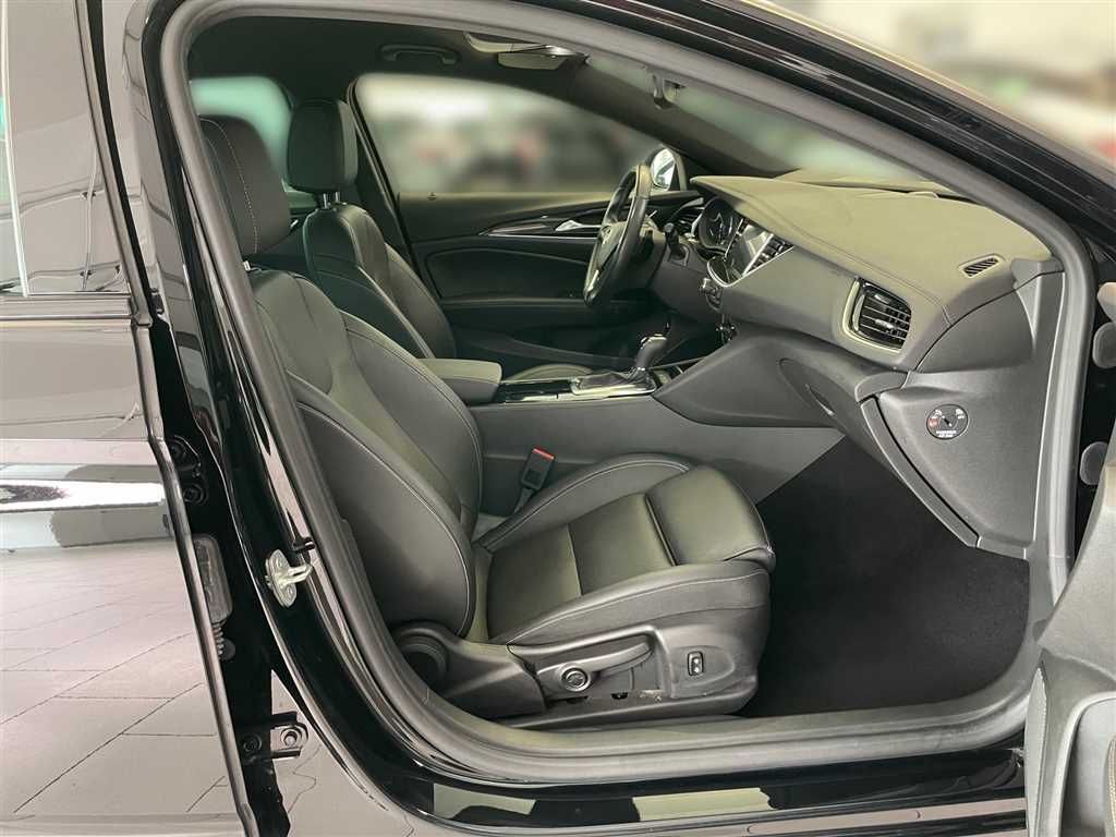 Opel Insignia 2022