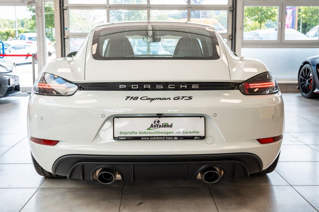 Porsche Cayman 2021