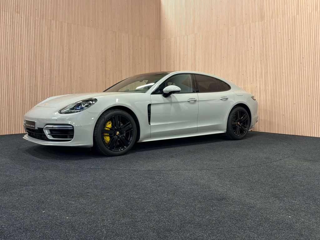 Porsche Panamera 2023