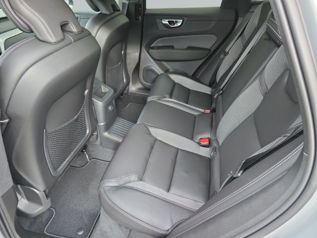 Volvo XC60 2025