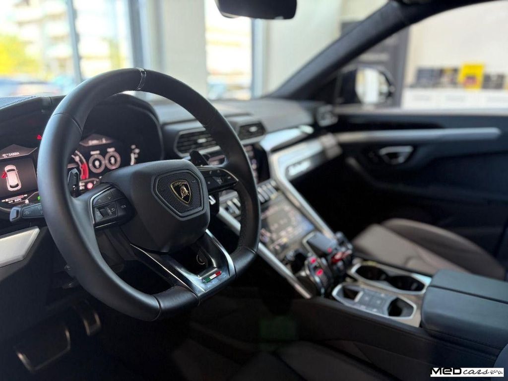 Lamborghini Urus 2023