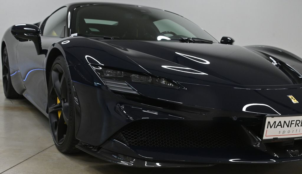 Ferrari SF90 2023
