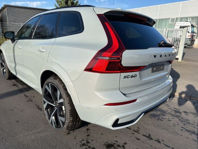 Volvo XC60 2025