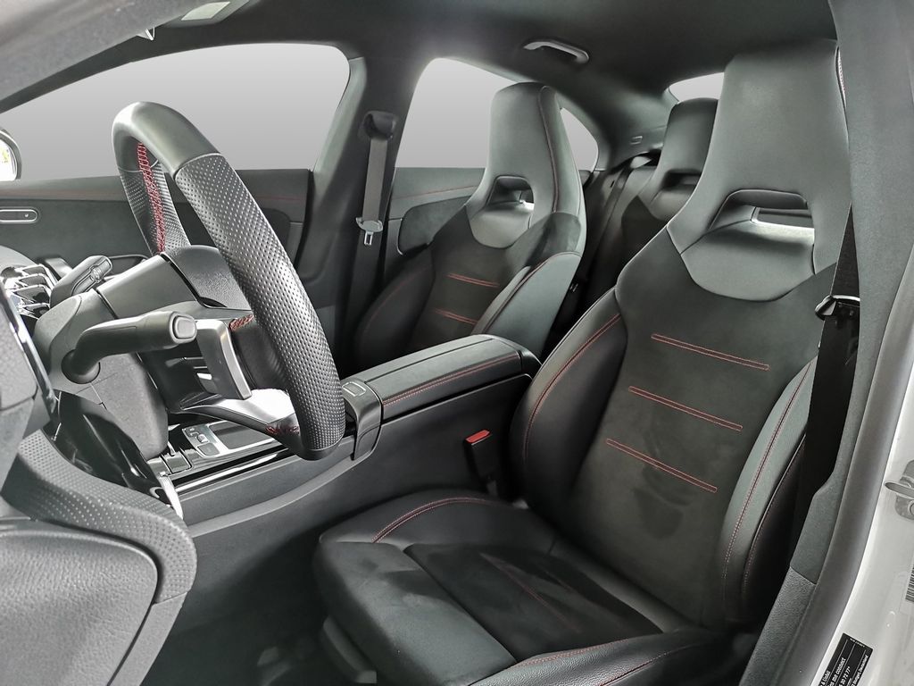 Mercedes-Benz CLA 180 2024